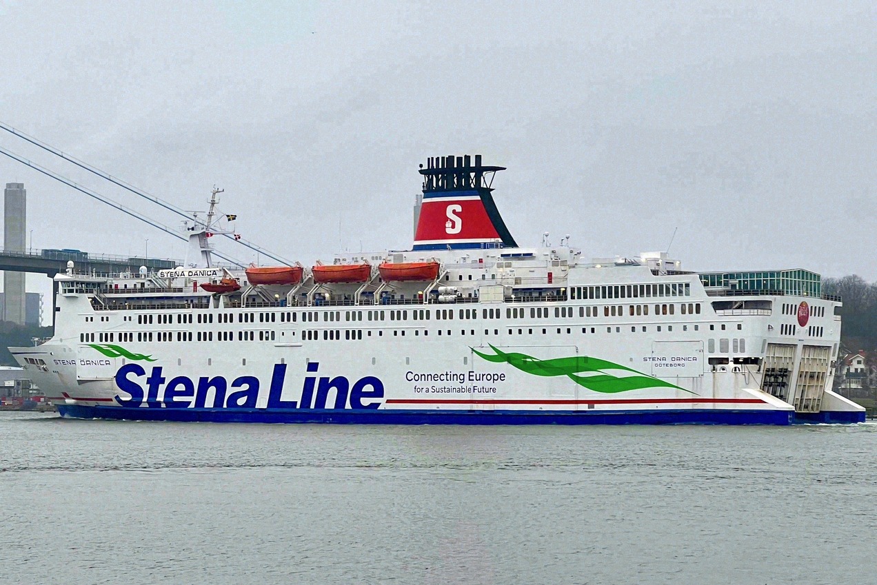 Die Fähre Stena Danica verlässt den Hafen in Göteborg in Richtung Dänemark.