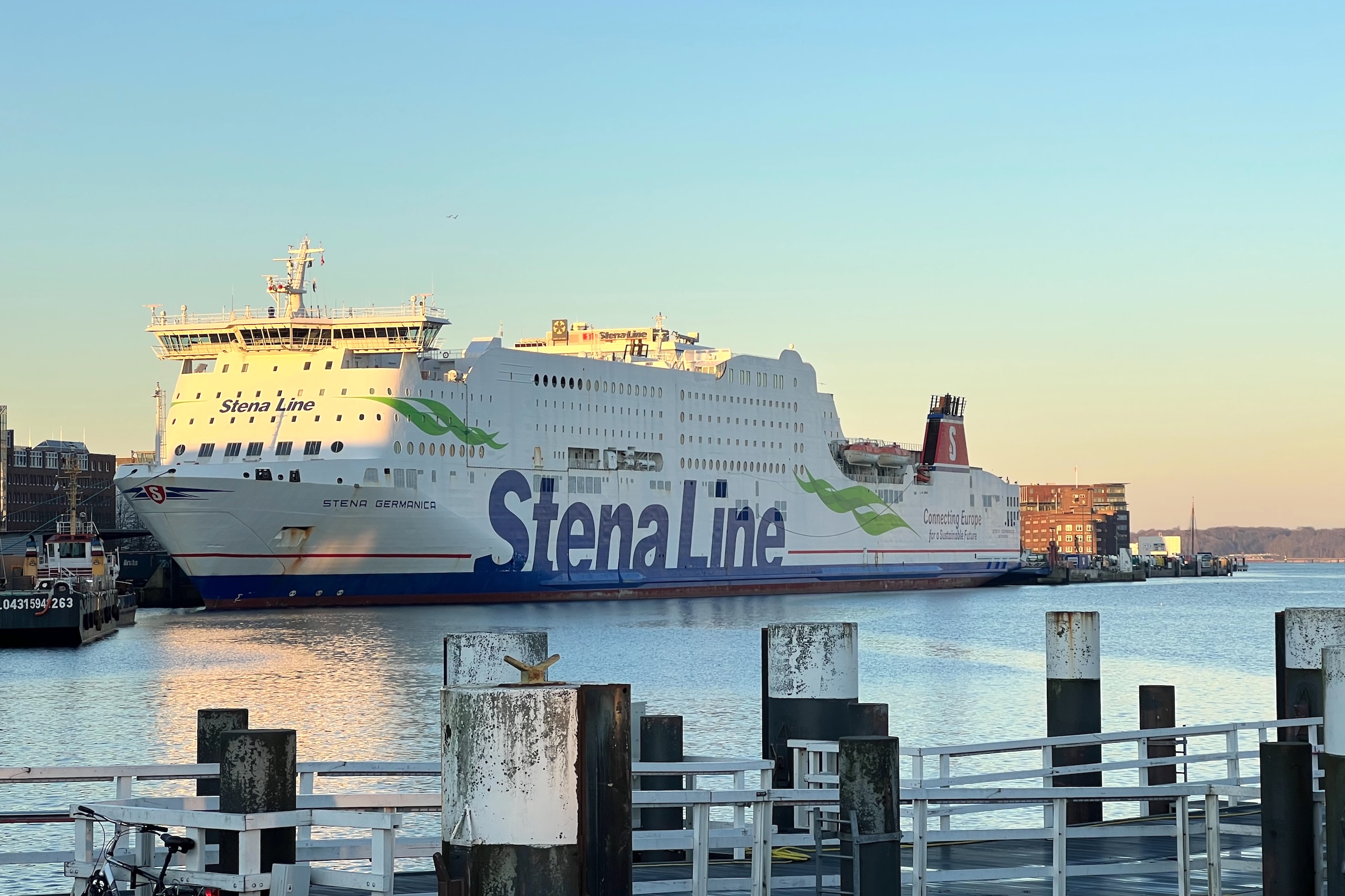 Hafen Kiel Schwedenkai bei Abend