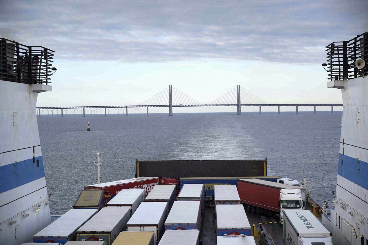 Blick vom Fährdeck auf die Öresundbrücke